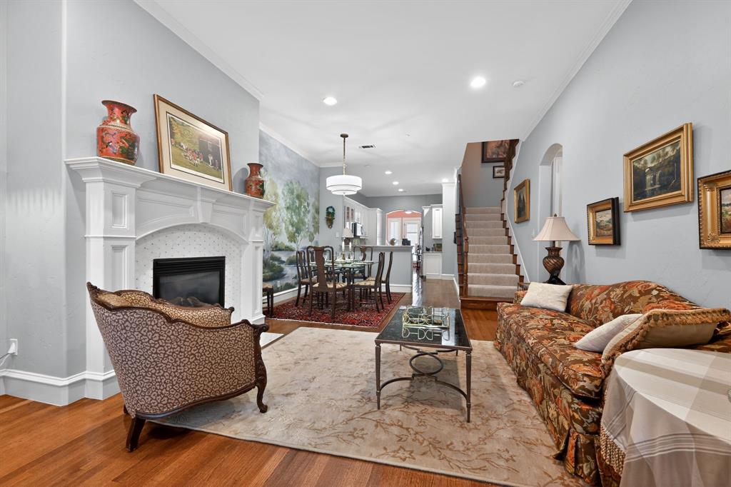 844 Lake Vista Place