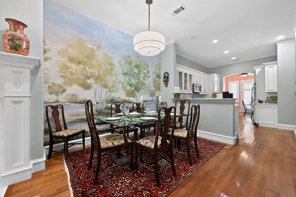 844 Lake Vista Place