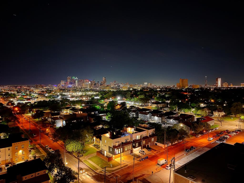 183 S Prairie Avenue