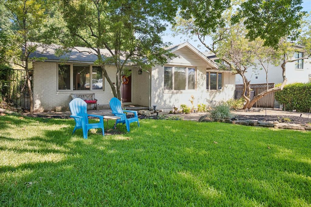 7233 Meadow Lake Avenue