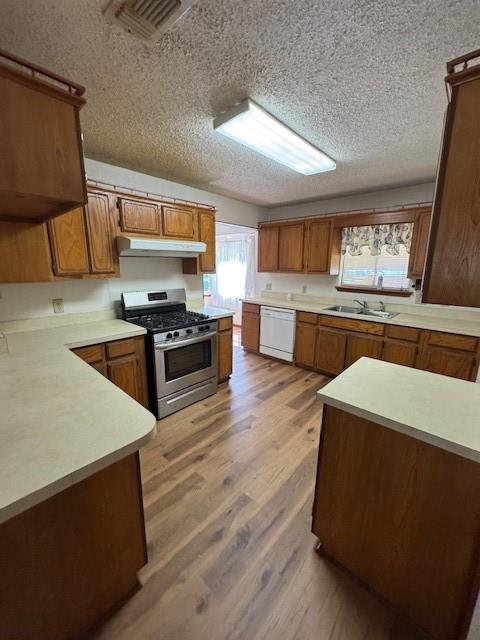 5904 Bowling Drive