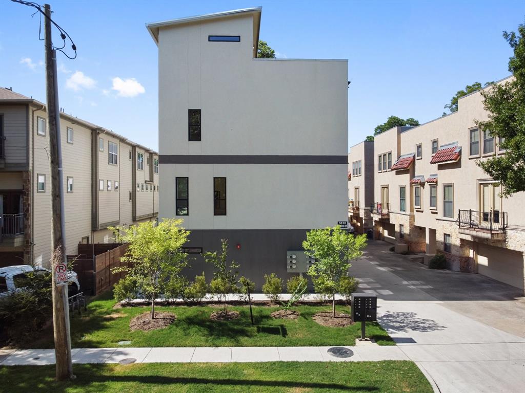 Ross Ave Heights - Residential Lease