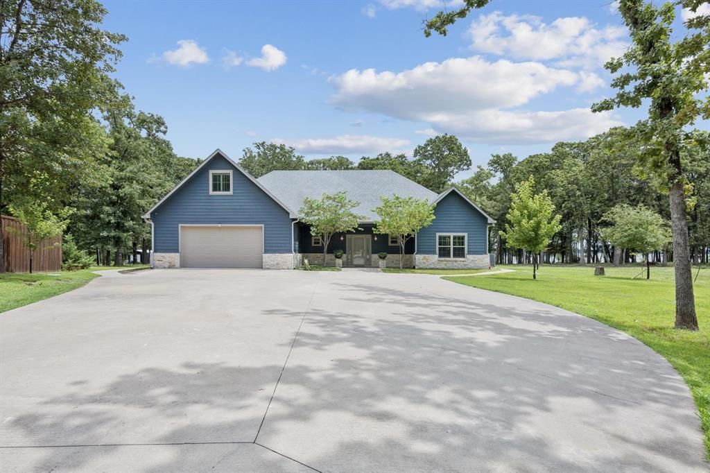 Photo of 7239 Open Water Point, Quinlan, TX 75474 (MLS # 21194525)