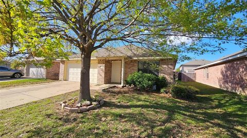 Photo of 4305 Grassmere Road, Fort Worth, TX 76244 (MLS # 21258222)