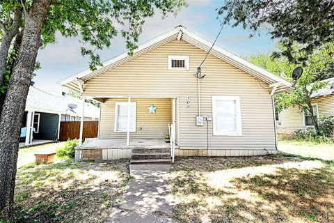 508 Orchard Street Bowie TX 76230