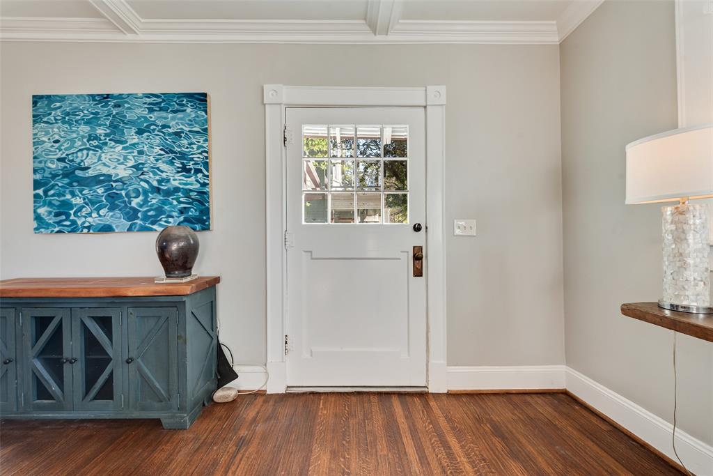 2105 LIPSCOMB Street