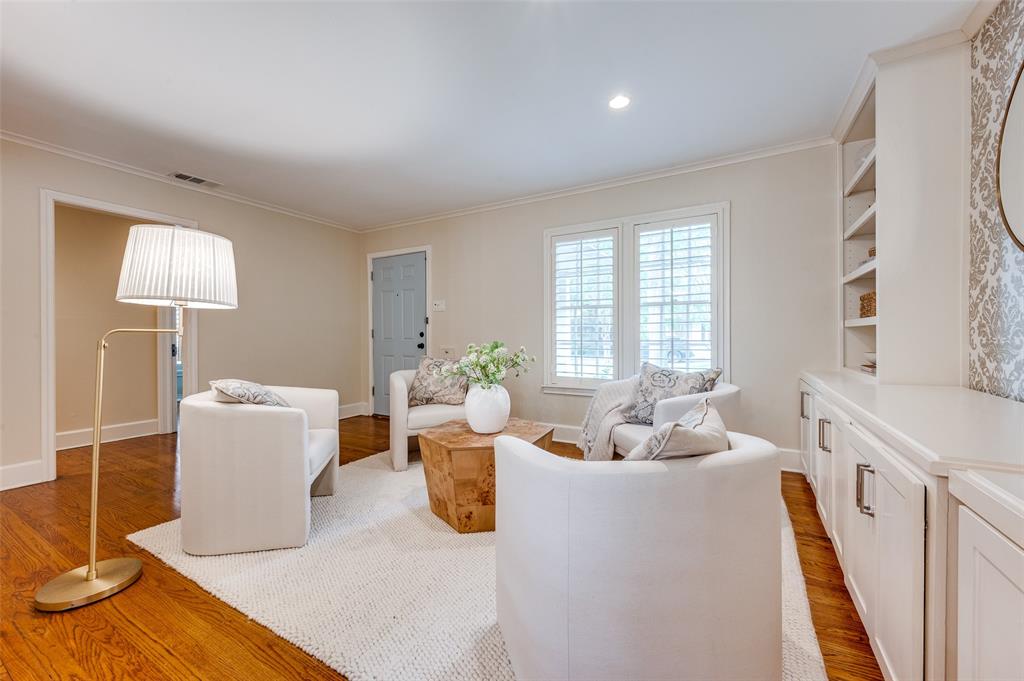 7107 La Vista Drive