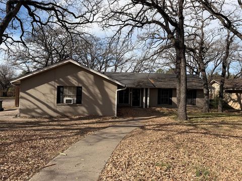 1412 Oxford Street Arlington TX 76013