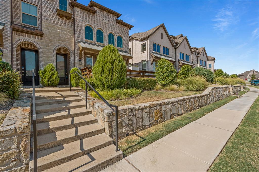 400 Blue Creek Cove