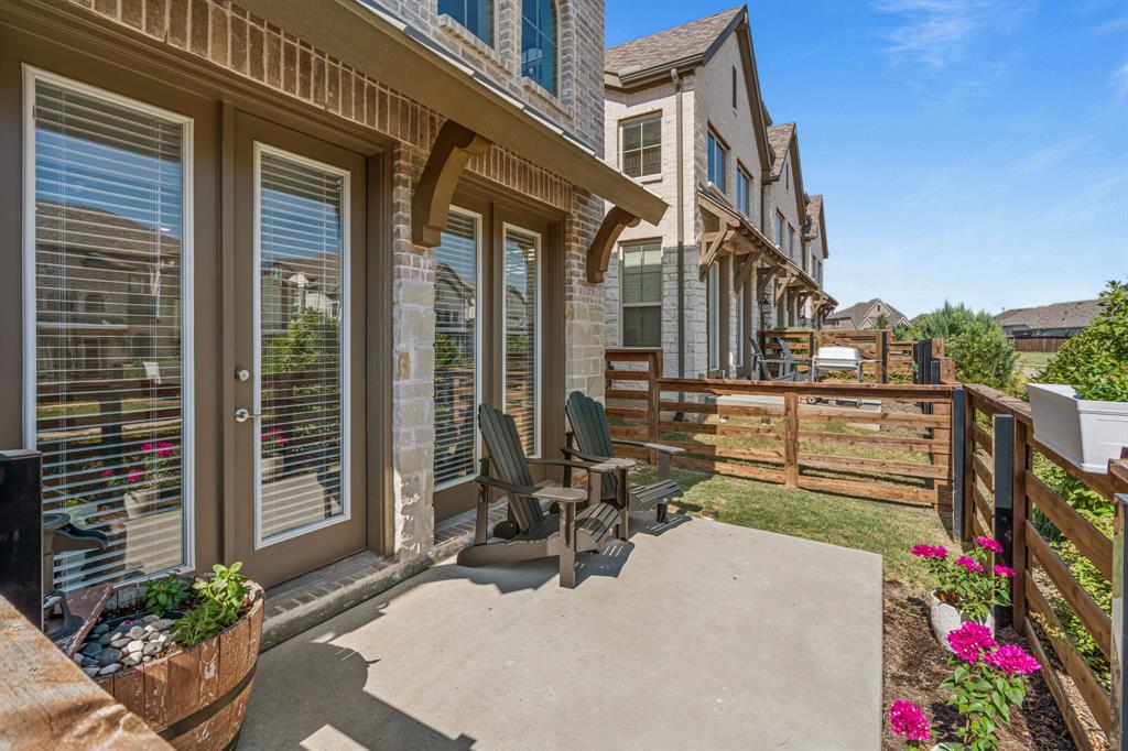 400 Blue Creek Cove