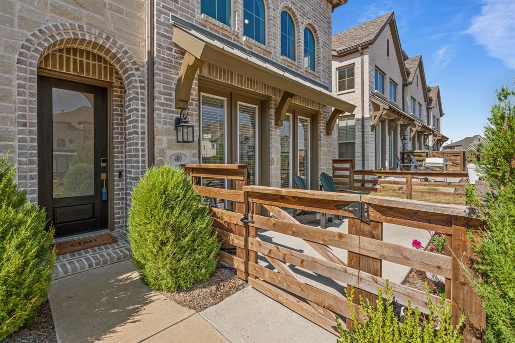 400 Blue Creek Cove