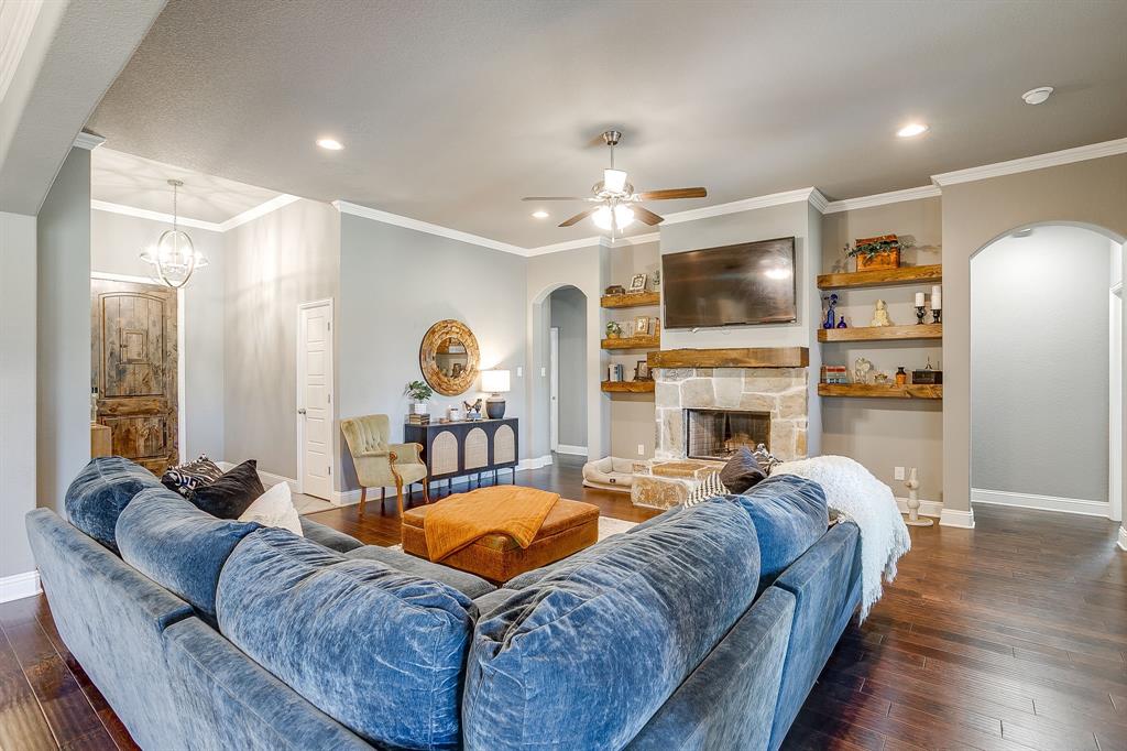 112 Lone Star Way