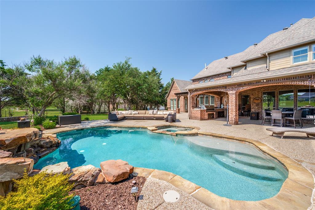 5540 Oak Bend Trail