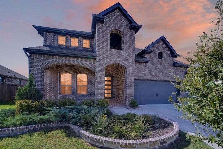 Photo 1 of 39 — 125 Joshua Tree Court, Forney, TX 75126