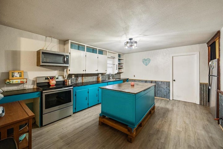 Photo 1 of 35 — 101 S Runnels Avenue, Streetman, TX 75859
