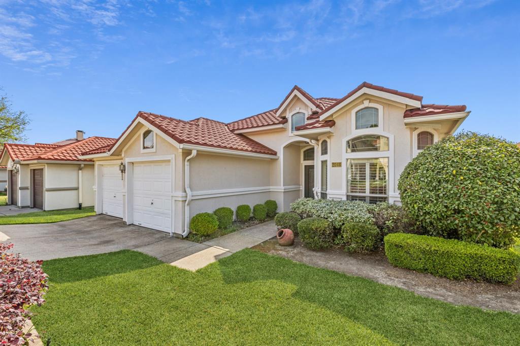 2046 Pontchartrain Drive