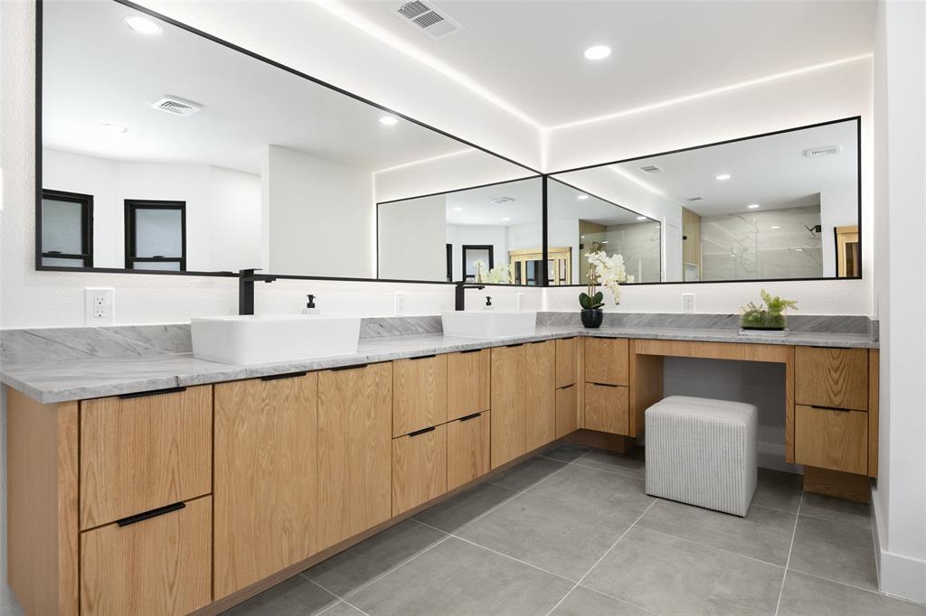 PEBBLE CREEK - Residential