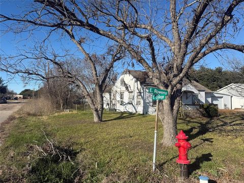 402 E Rowena Rosebud TX 76570