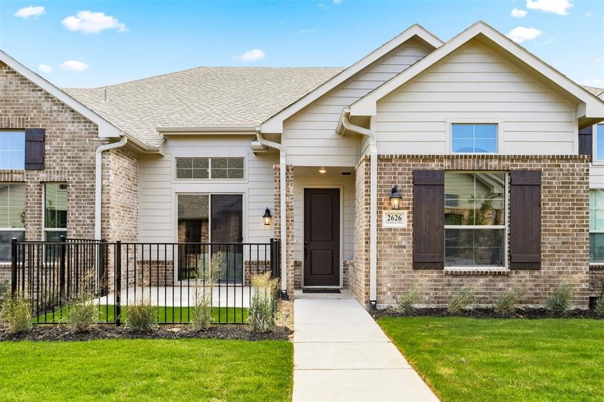 AVAILABLE NOW WITH OVER $22K IN UPGRADES! Grenadier Homes is bringing their smart-sized, energy-efficient Villas to Vinedo Villas in Mira Lagos, the newest phase in the prestigious master-planned community in Grand Prairie. Our signature single story Villas feature fenced, front courtyards and 2-car garages. Two and three bedroom floorplans available at this active adult, 55+ community. Amsterdam Plan