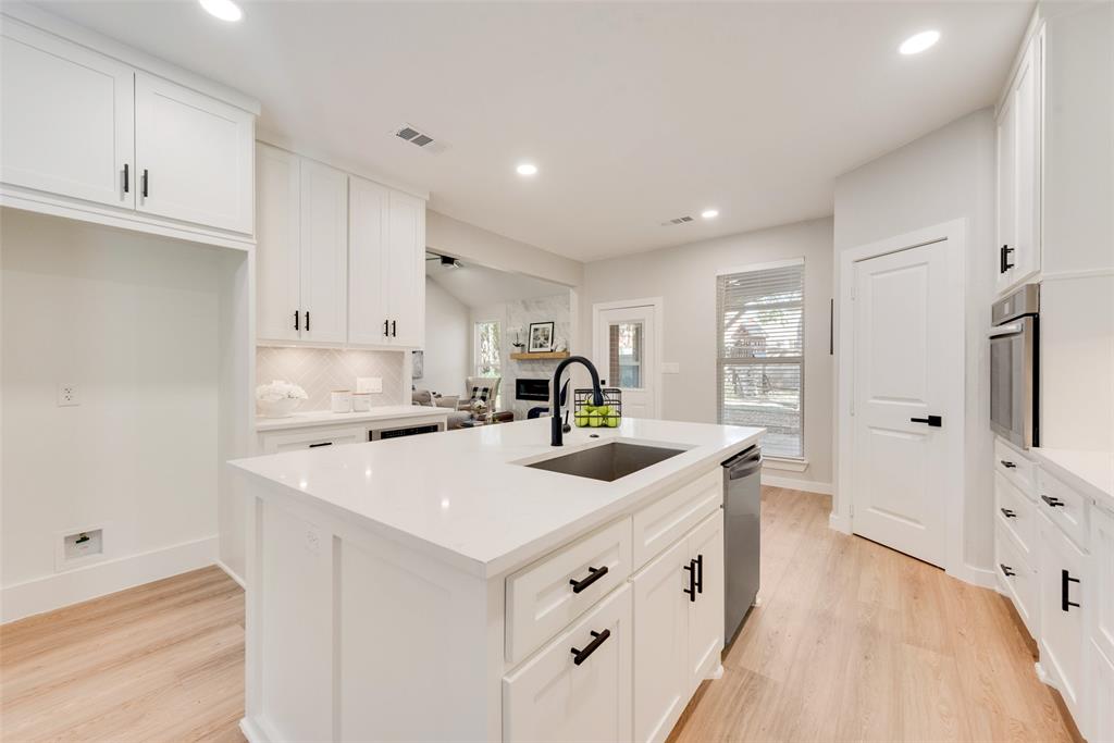2418 Bent Trail