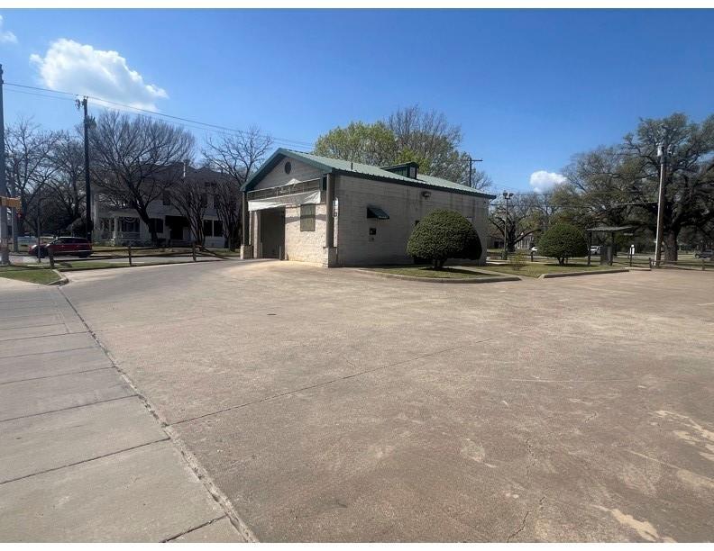 O T Ennis - Commercial Lease