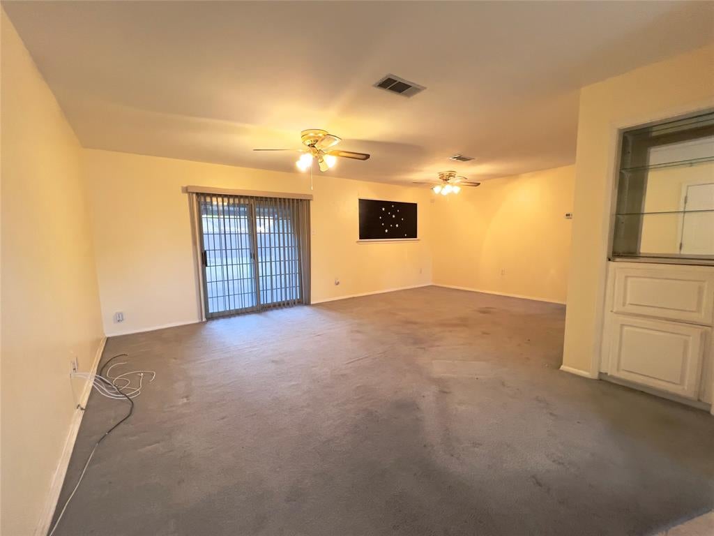 Photo of 212 Straw Road, Saginaw, TX 76179 (MLS # 21406242)