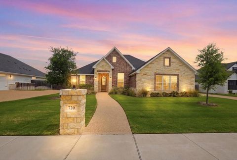 720 Whirlaway Road Hewitt TX 76643