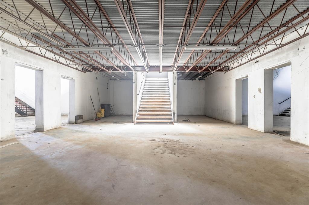 Red Bird - Commercial Sale