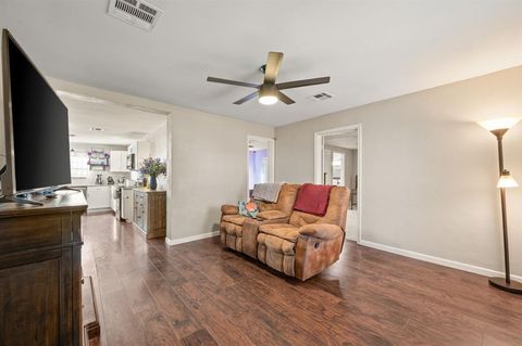 Tiny photo for 528 Elm Street, Paradise, TX 76073 (MLS # 21088555)