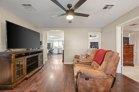 Tiny photo for 528 Elm Street, Paradise, TX 76073 (MLS # 21088555)