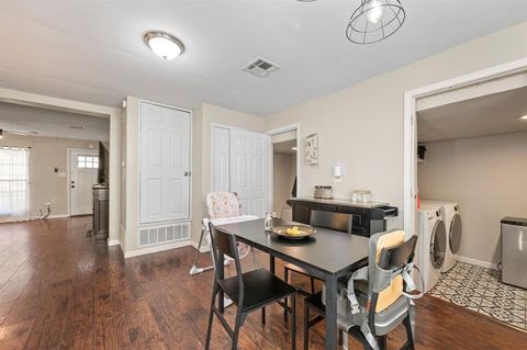 Tiny photo for 528 Elm Street, Paradise, TX 76073 (MLS # 21088555)