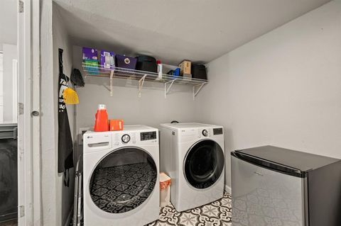 Tiny photo for 528 Elm Street, Paradise, TX 76073 (MLS # 21088555)