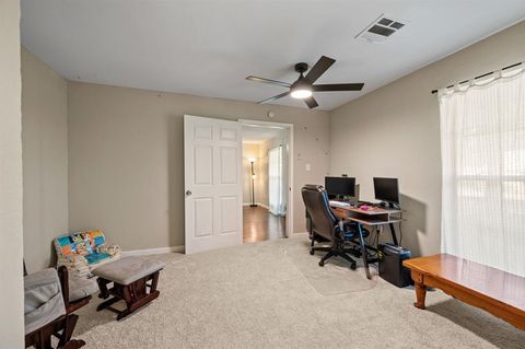 Tiny photo for 528 Elm Street, Paradise, TX 76073 (MLS # 21088555)