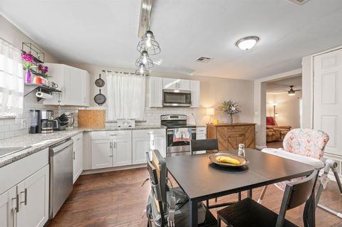 Tiny photo for 528 Elm Street, Paradise, TX 76073 (MLS # 21088555)