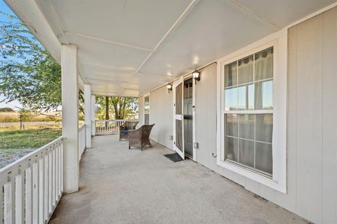 Tiny photo for 528 Elm Street, Paradise, TX 76073 (MLS # 21088555)