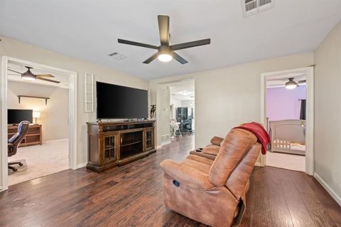 Tiny photo for 528 Elm Street, Paradise, TX 76073 (MLS # 21088555)