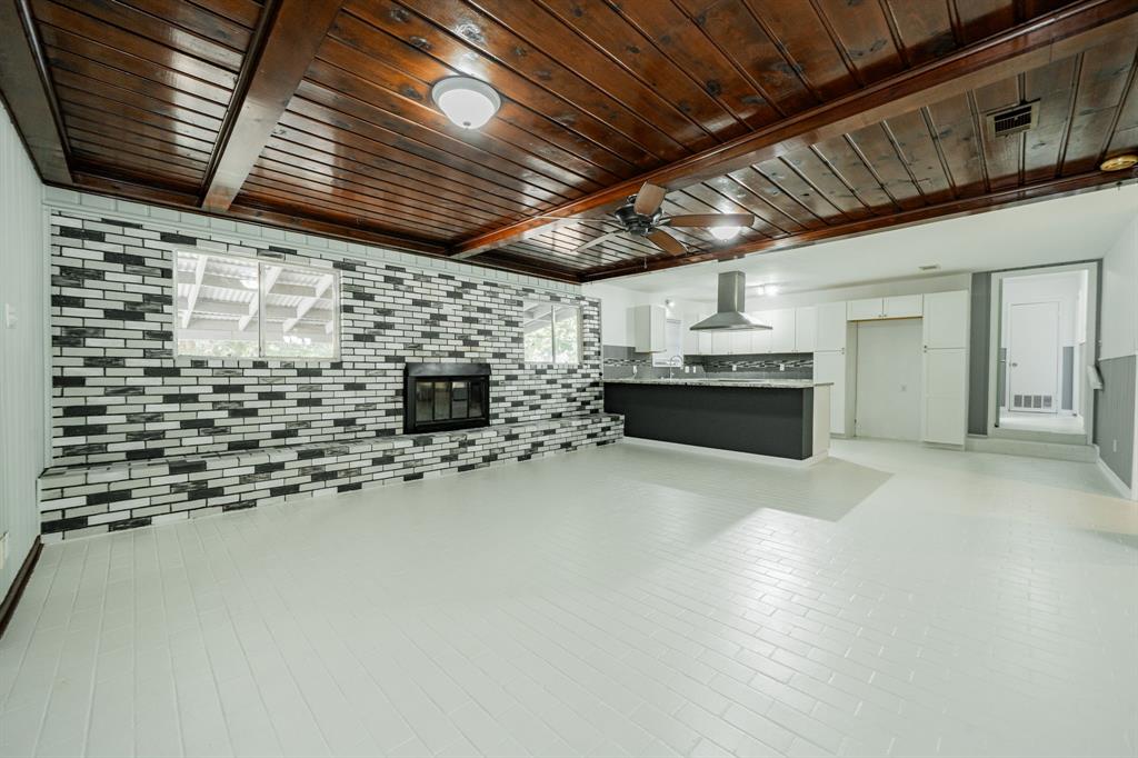 1315 Gateway Drive