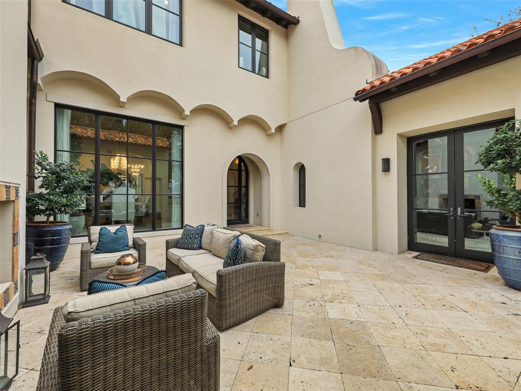 1402 Fountain Grass Court