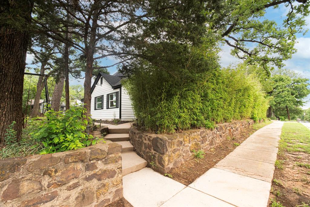 4761 Meadowbrook Drive
