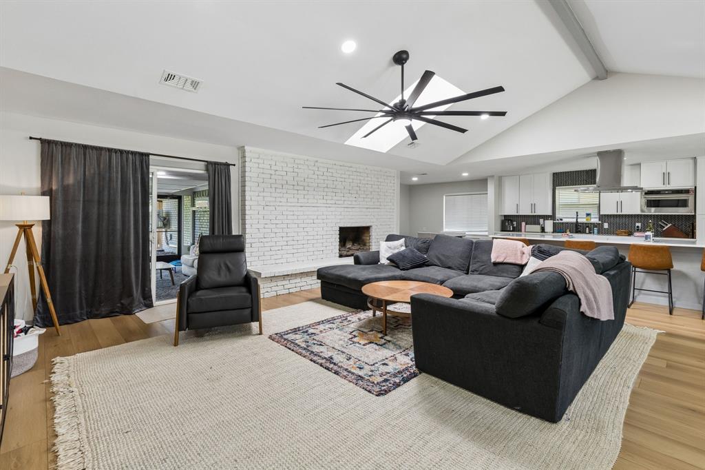 2408 Grandview Drive