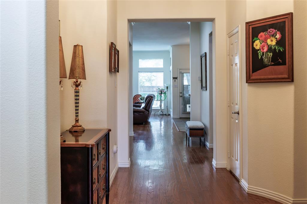 1212 Surrey Lane