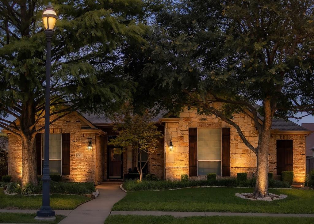 1212 Surrey Lane