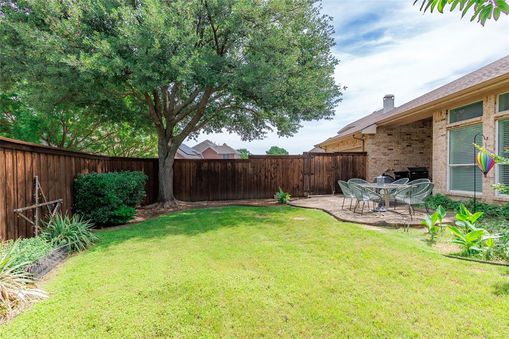 1212 Surrey Lane