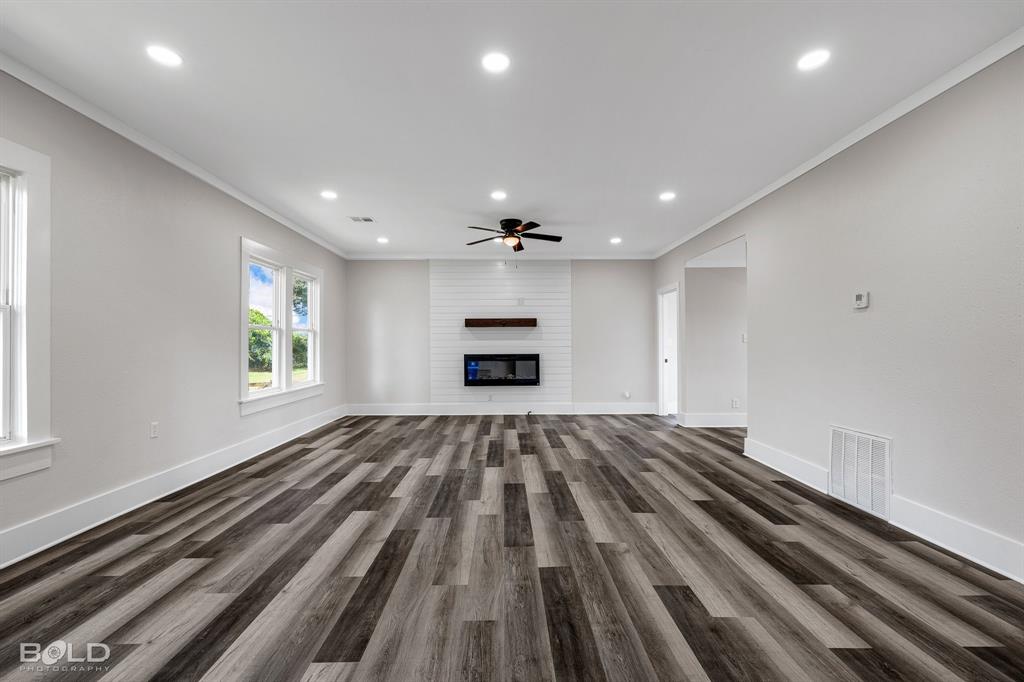 8976 Dixie Shreveport Road