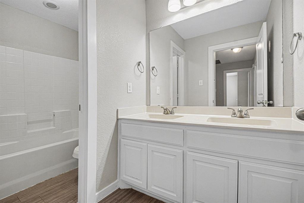 Parkway Village 02 - Residential