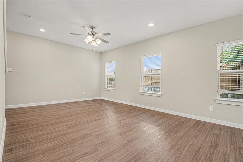 Parkway Village 02 - Residential