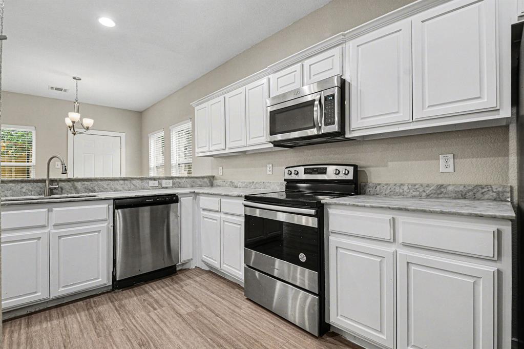 Parkway Village 02 - Residential