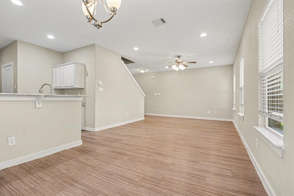 Parkway Village 02 - Residential