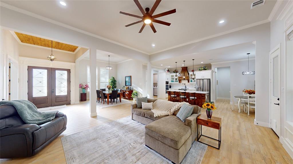 126 Saint Andrews Drive E
