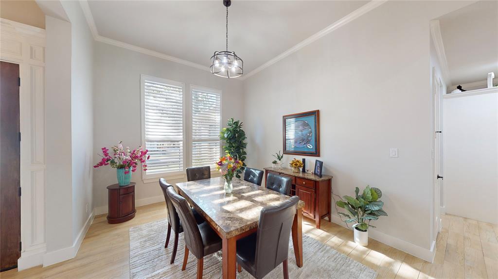 126 Saint Andrews Drive E